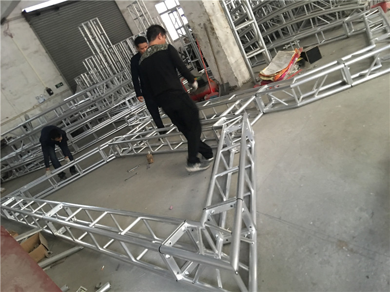 LED wall truss