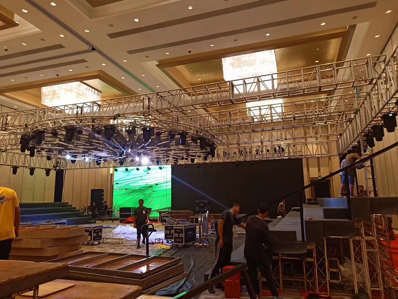 Lighting rig truss manufacturer