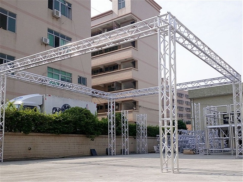 12 box truss booth