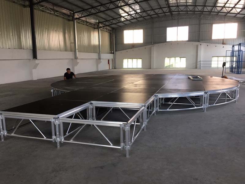 drama round stage