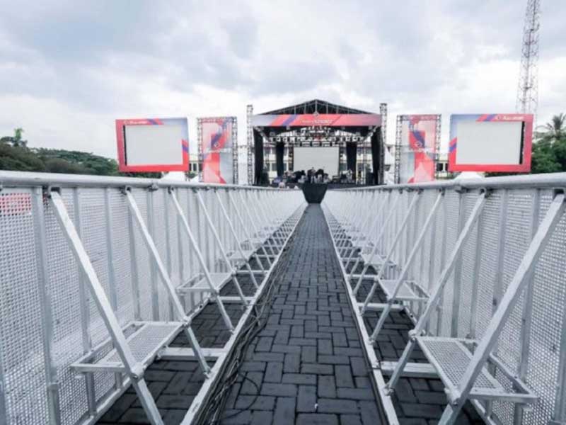 crowd control barrier hire