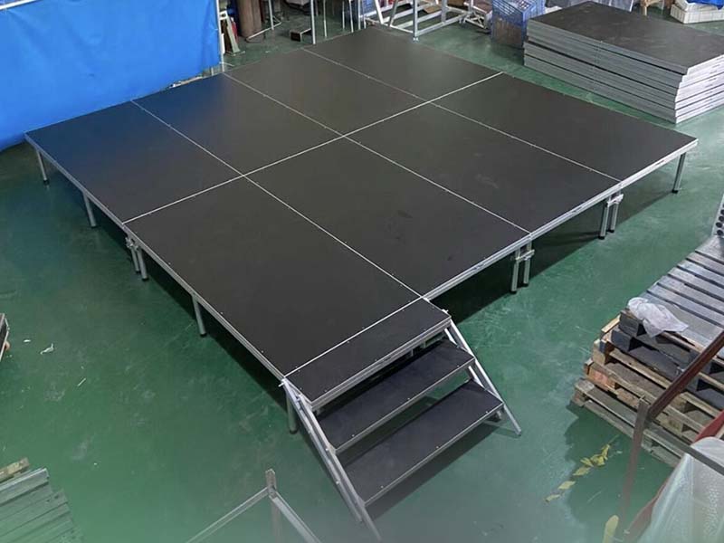 4x4 stage platform