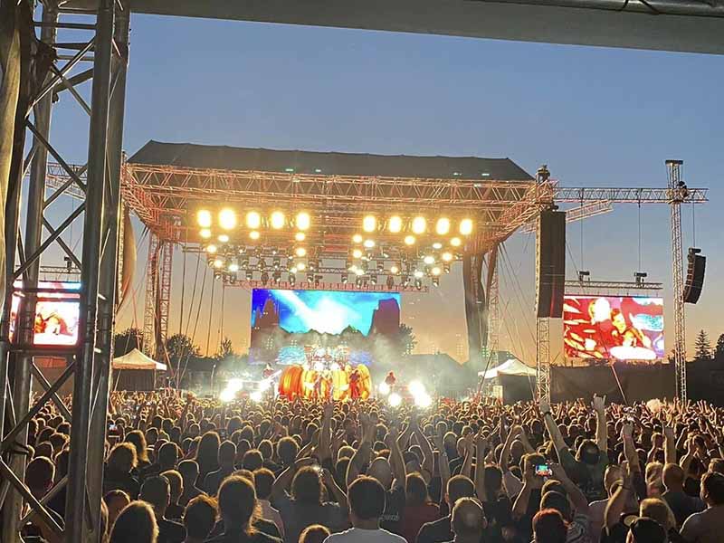 outdoor stage with roof