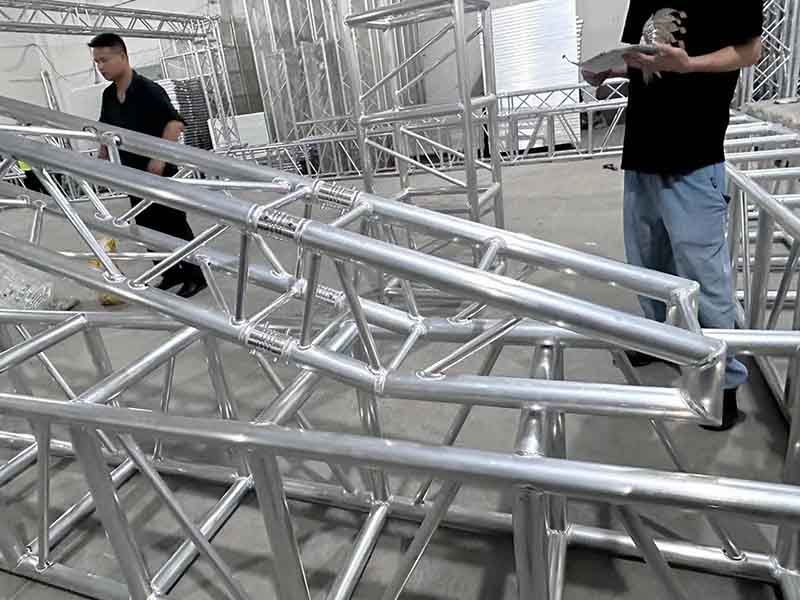 stage roof rafter