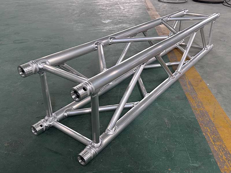 8in box truss