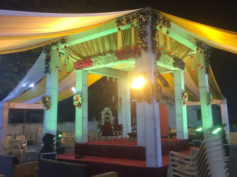 Aluminum lighting truss for weddings