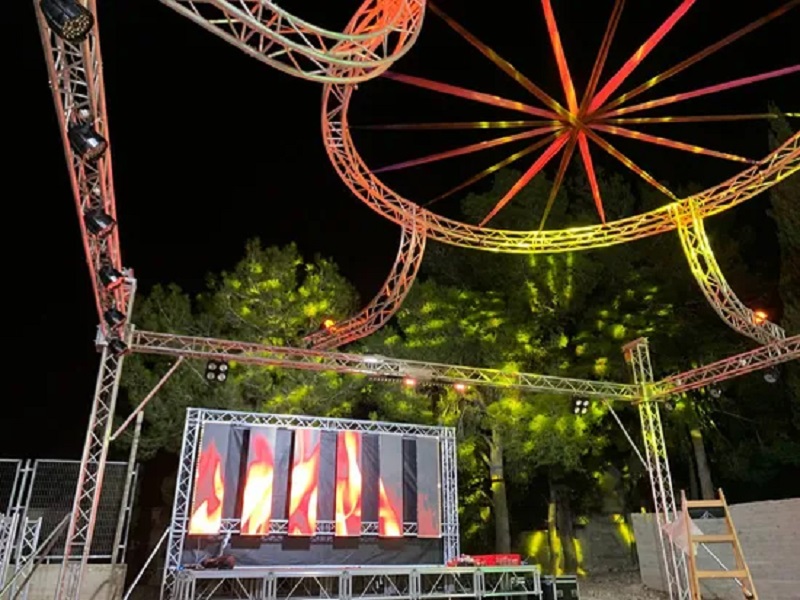 custom wedding truss circle