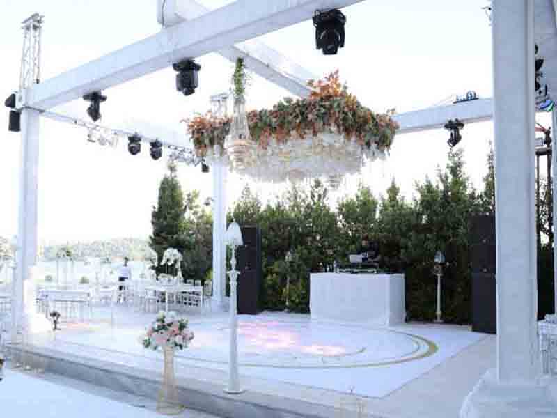 White Cover Trusses 