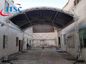 curved roof structure