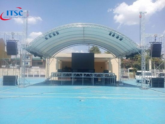 portable outdoor stage with roof