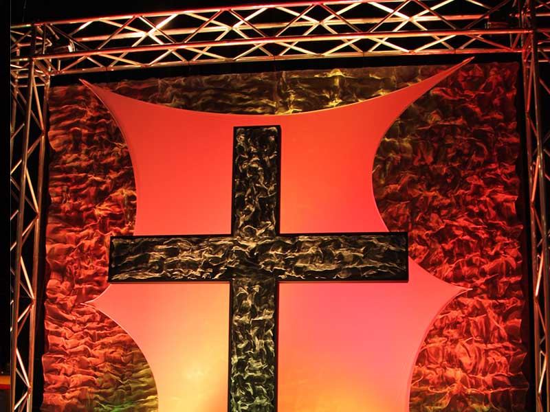 How to decorate a chuch stage with cross?