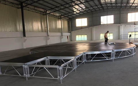 Outdoor Rund Stage for Circus events deliveried to USA!