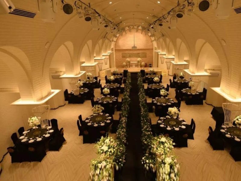 Golden wedding stage decoration Designs Ideas With lighting truss