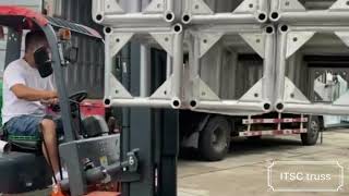 How to unload the box trusses efficiently